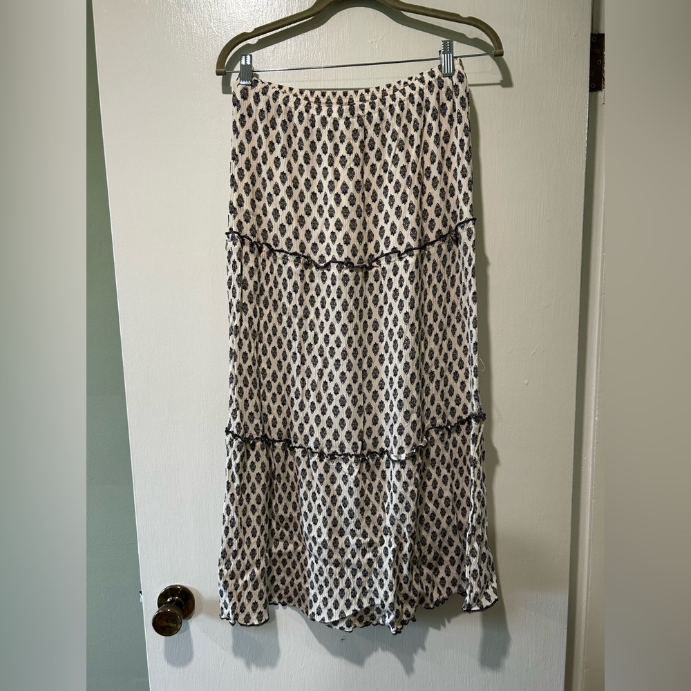 H&M Cream and Black Patterned Midi Skirt